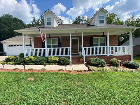 113 Calloway Ct, King, NC 27021 photo 1