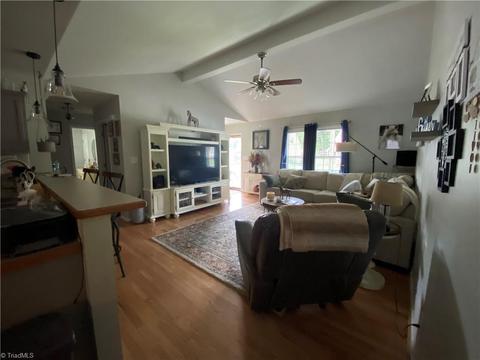 113 Calloway Ct, King, NC 27021 photo 4