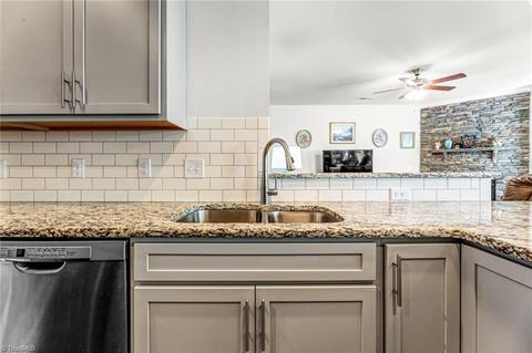 136 Windmill Trl, High Point, NC 27265 photo 9