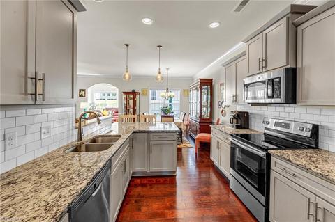 136 Windmill Trl, High Point, NC 27265 photo 6
