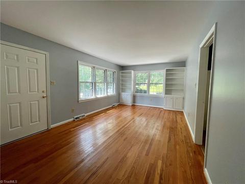 3801 Rolling Rd, High Point, NC 27265 photo 3