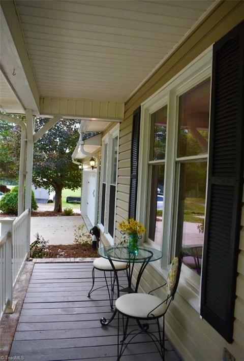971 Long Hill Rd, Pilot Mountain, NC 27041 photo 11