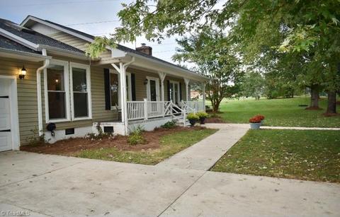 971 Long Hill Rd, Pilot Mountain, NC 27041 photo 8