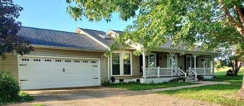 971 Long Hill Rd, Pilot Mountain, NC 27041 photo 1