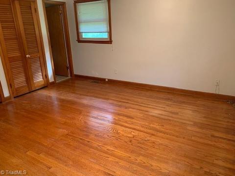 3204 Forestview Dr, High Point, NC 27260 photo 15
