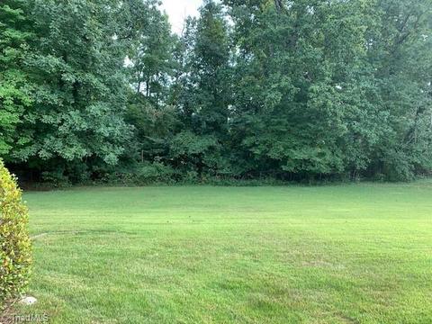 3204 Forestview Dr, High Point, NC 27260 photo 19