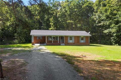 566 Sexton Rd, Denton, NC 27239 photo 4