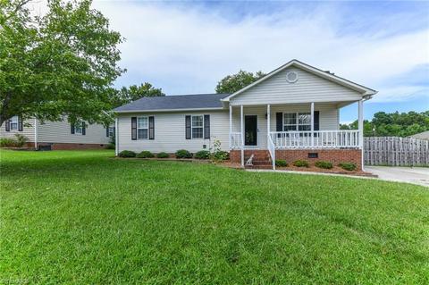 112 Ridge Creek Cir, Trinity, NC 27370 photo 1