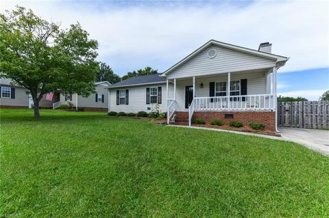 112 Ridge Creek Cir, Trinity, NC 27370 photo 2