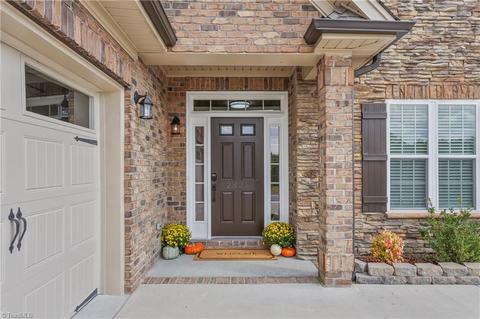 2822 Fallin Ct, High Point, NC 27262 photo 2