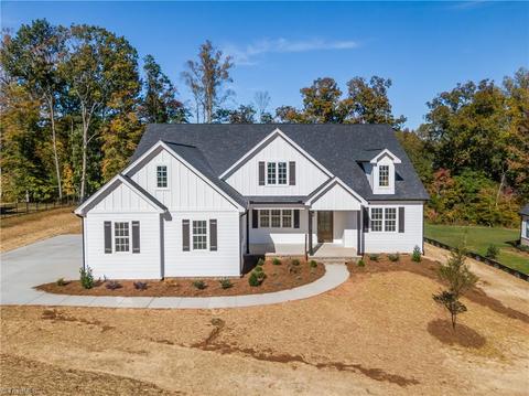 159 Lantern Dr, Advance, NC 27006 photo 1