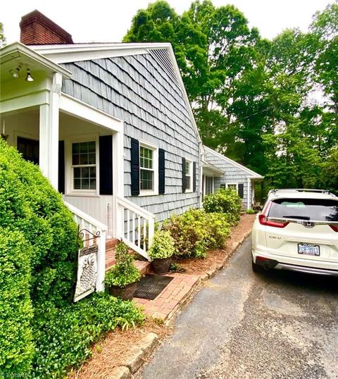 352 Ivy Cir, Elkin, NC 28621 photo 4