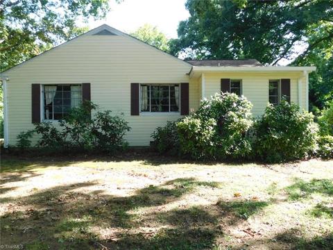 3 Forest Dr, Thomasville, NC 27360 photo 2