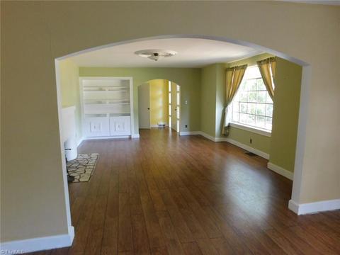 3 Forest Dr, Thomasville, NC 27360 photo 7