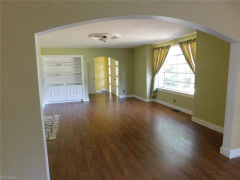 3 Forest Dr, Thomasville, NC 27360 photo 3