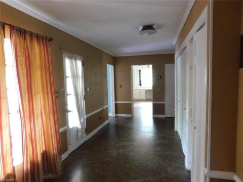 3 Forest Dr, Thomasville, NC 27360 photo 6