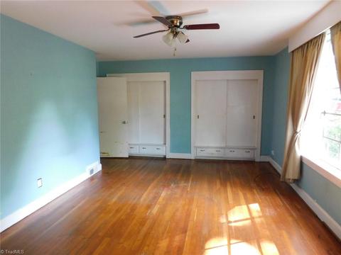 3 Forest Dr, Thomasville, NC 27360 photo 9