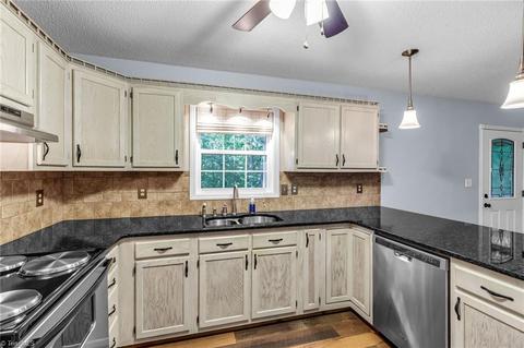4257 White Tail Dr, Trinity, NC 27370 photo 11