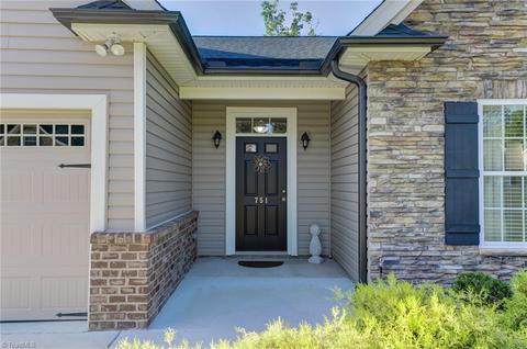 751 Forester Ct, High Point, NC 27265 photo 3