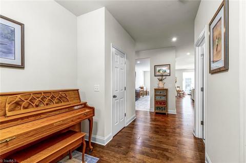 751 Forester Ct, High Point, NC 27265 photo 4