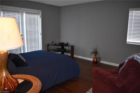 2425 Cypress Ct, High Point, NC 27265 photo 9