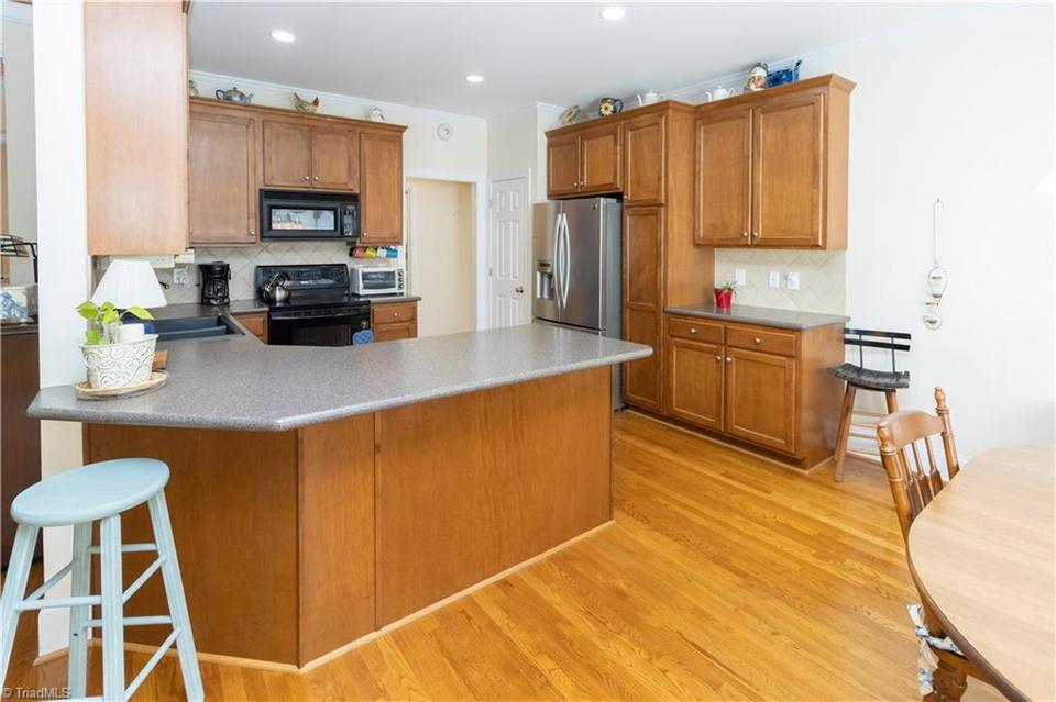  5903 Fleming Terrace Rd, Greensboro, NC 27410 photo 17
