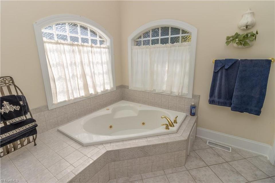  5903 Fleming Terrace Rd, Greensboro, NC 27410 photo 24