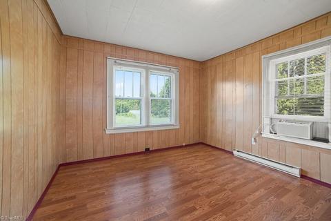 202 W Springfield Rd, High Point, NC 27263 photo 9