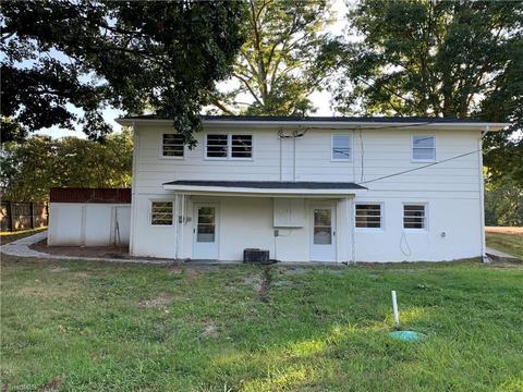 2203 E Stadium Dr, Eden, NC 27288 photo 12