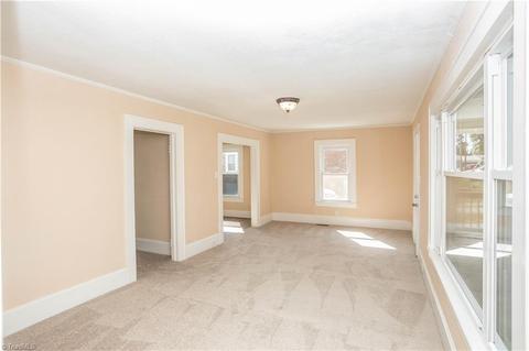 611 Stone Pl, High Point, NC 27262 photo 5