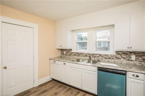 611 Stone Pl, High Point, NC 27262 photo 13