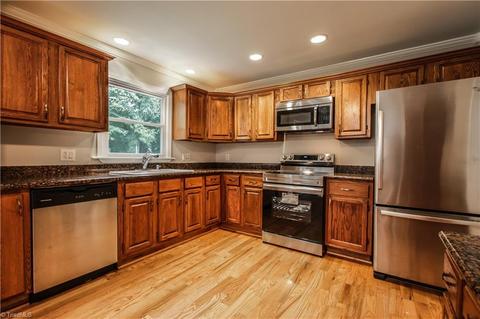 3100 Covedale St, High Point, NC 27265 photo 9