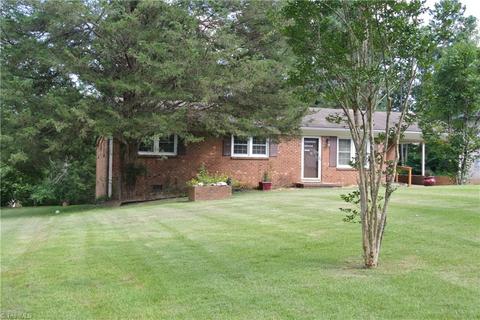 4534 Irwin St, Trinity, NC 27370 photo 2