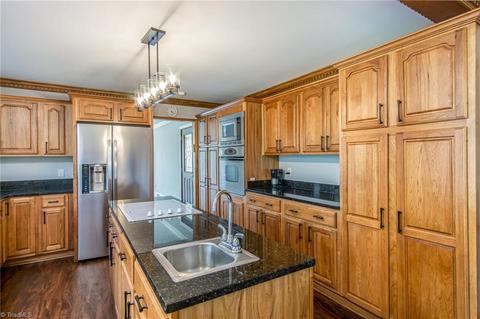 1065 Beth Dr, King, NC 27021 photo 4