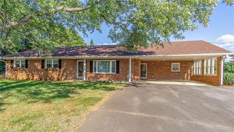 1065 Beth Dr, King, NC 27021 photo 1