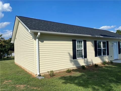 6706 Twin Oaks Dr, Trinity, NC 27370 photo 2