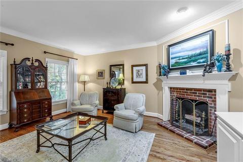 1703 Heathgate Pt, High Point, NC 27262 photo 5
