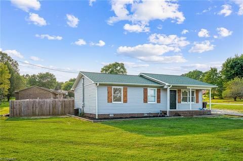 4243 Meadowbrook Dr, Trinity, NC 27370 photo 2