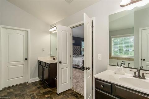 3609 Copper Ct, High Point, NC 27265 photo 10