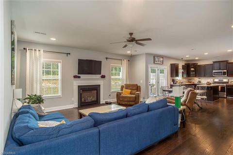 3609 Copper Ct, High Point, NC 27265 photo 5