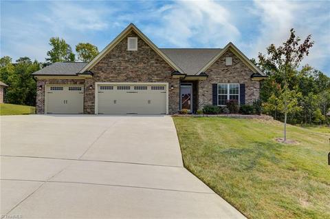 2818 Fallin Ct, High Point, NC 27262 photo 1