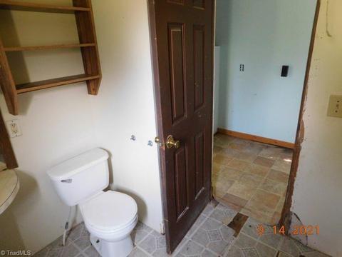 214 Skyview Lake Rd, Harmony, NC 28634 photo 10