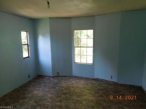 214 Skyview Lake Rd, Harmony, NC 28634 photo 19