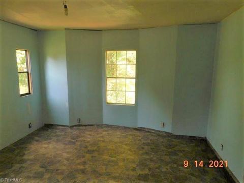 214 Skyview Lake Rd, Harmony, NC 28634 photo 12