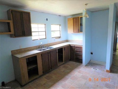 214 Skyview Lake Rd, Harmony, NC 28634 photo 7