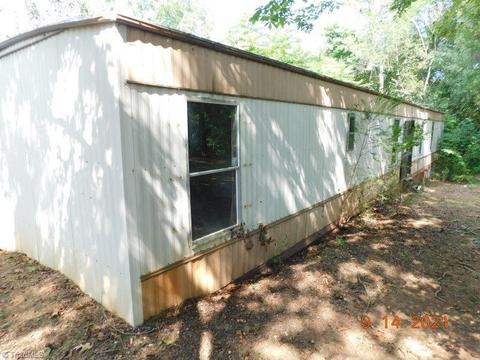 214 Skyview Lake Rd, Harmony, NC 28634 photo 2