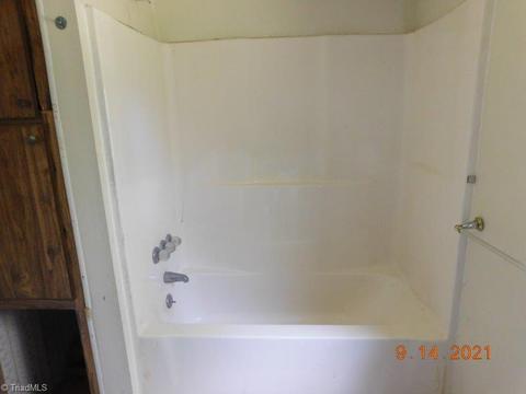 214 Skyview Lake Rd, Harmony, NC 28634 photo 11