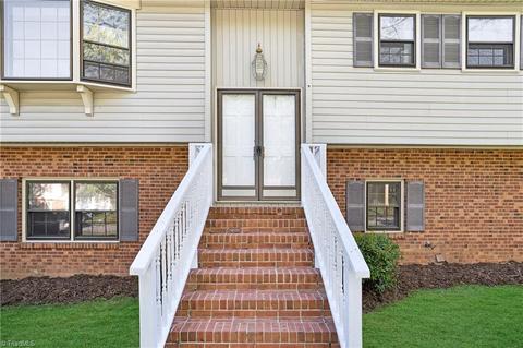 3107 Covedale St, High Point, NC 27265 photo 2