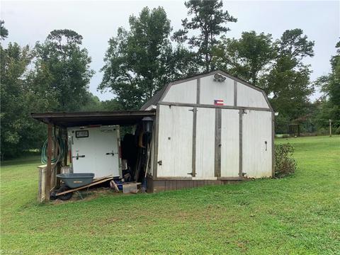 155 White Walnut St, Traphill, NC 28685 photo 17