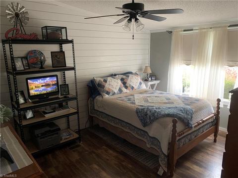 155 White Walnut St, Traphill, NC 28685 photo 6